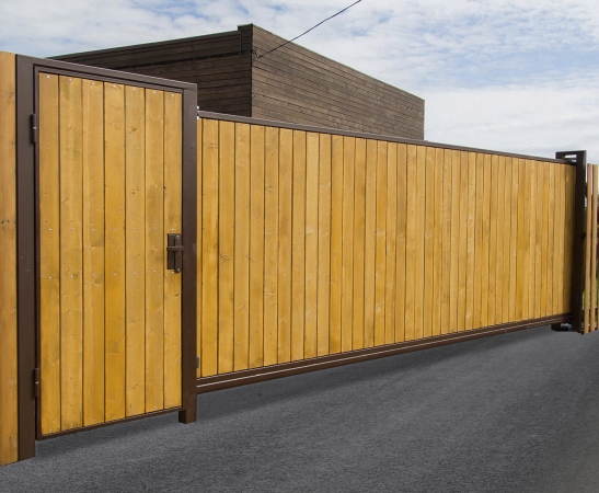 Деревянные ворота в Буденновске